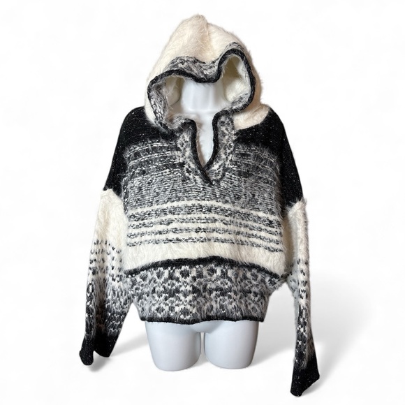Pilcro Anthropologie Eyelash Hoodie Sweater Cropped Women’s S Cozy Soft Tribal - Picture 3 of 11